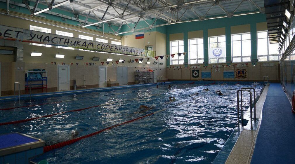 Для жителей Дятьково работает ФОК «Олимп» с двумя бассейнами и ледовый дворец