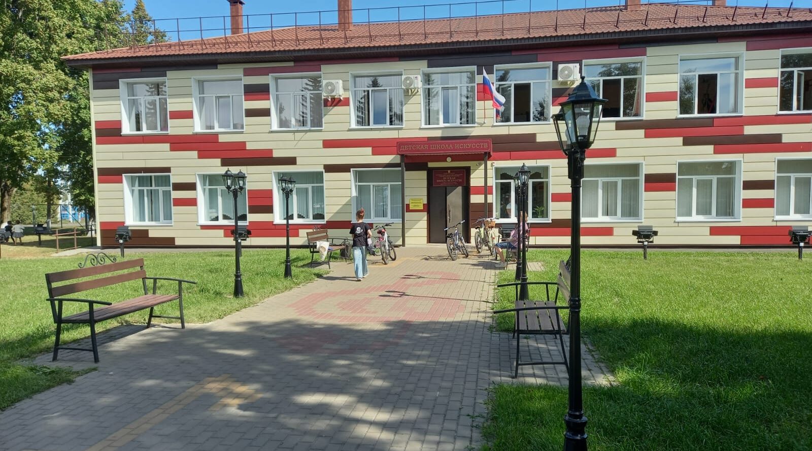 Самое красивое здание Добруни заиграло новыми красками