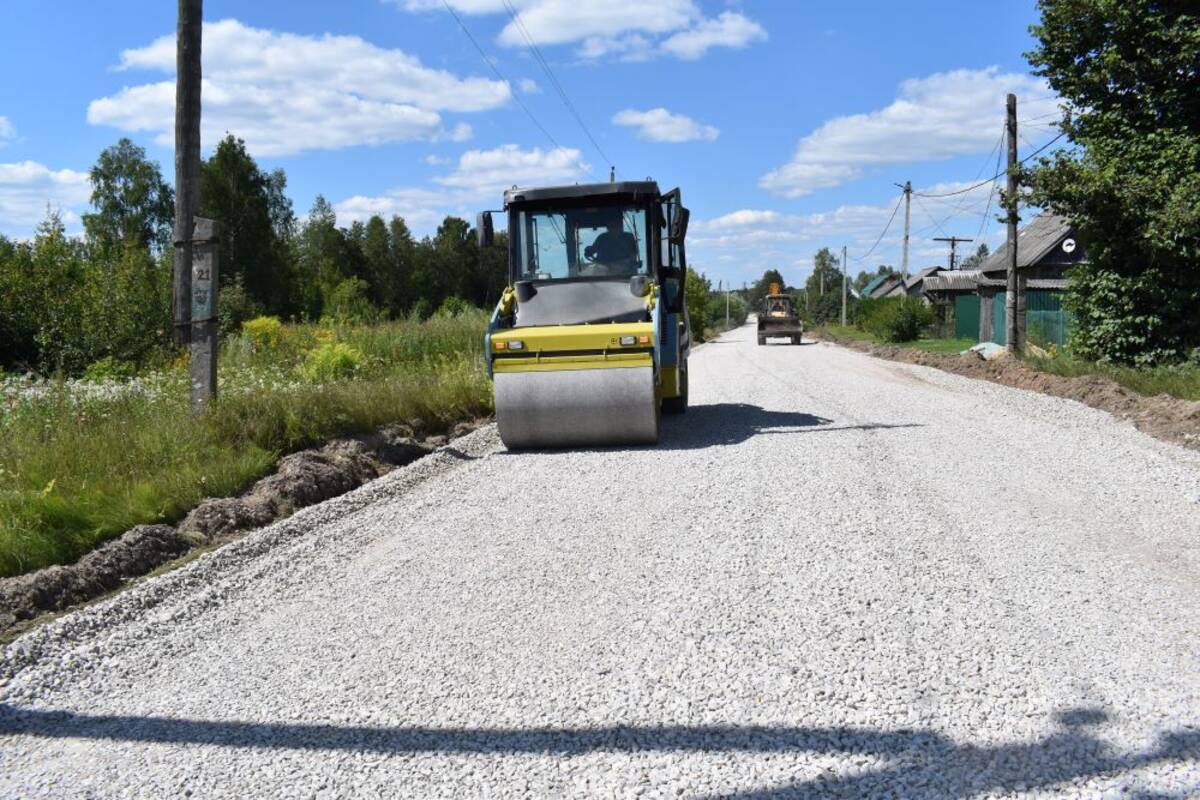 В Клетне Брянской области идет строительство дороги по улице Вокзальная   
