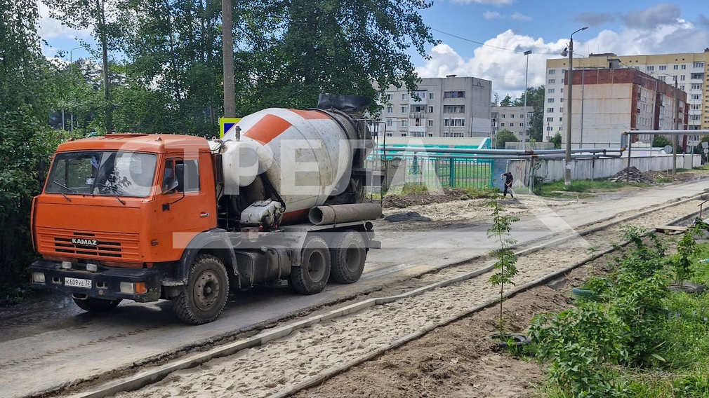 В Фокино Брянской области ремонтируют дорогу рядом со стадионом «Триумф»   