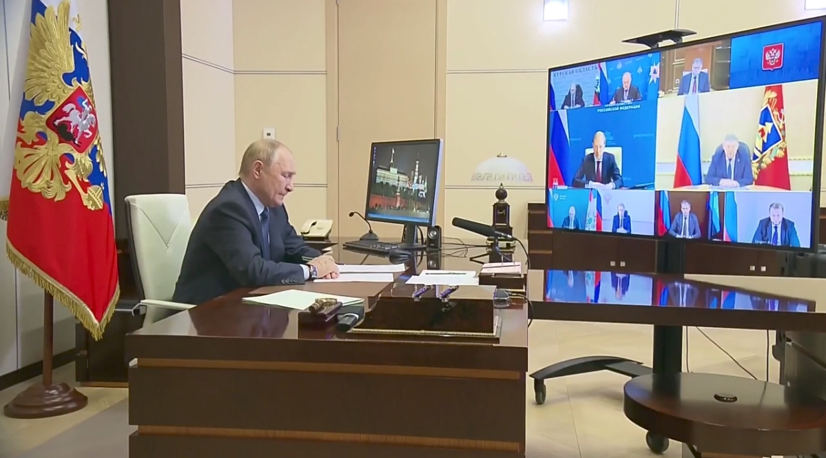 Александр Богомаз доложил главе государства об обстановке в Брянской области