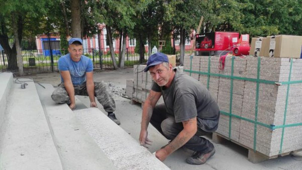 В Трубчевске продолжается ремонт школы №1