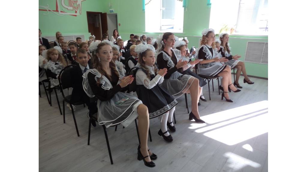 В Дятьково Брянской области после капремонта открылась городская гимназия