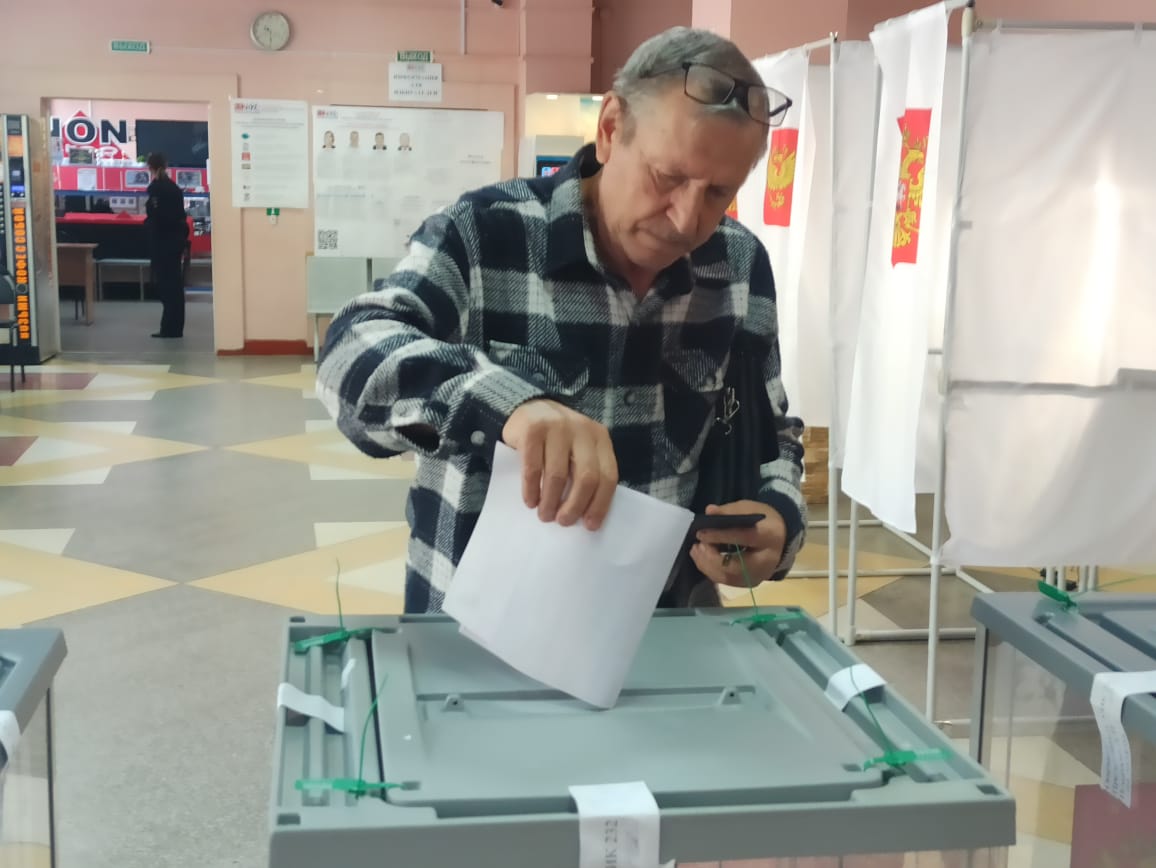  В Брянском районе проголосовал отец участника СВО