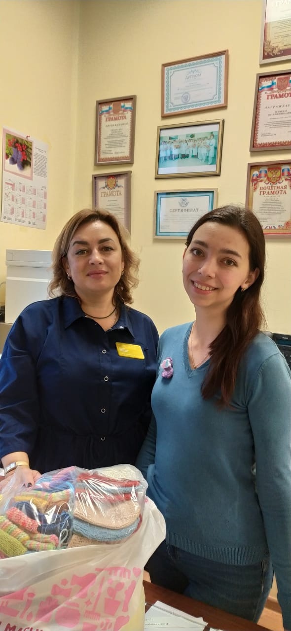 Волонтёры Брянского клуба «28 петель» подарили тепло малышам