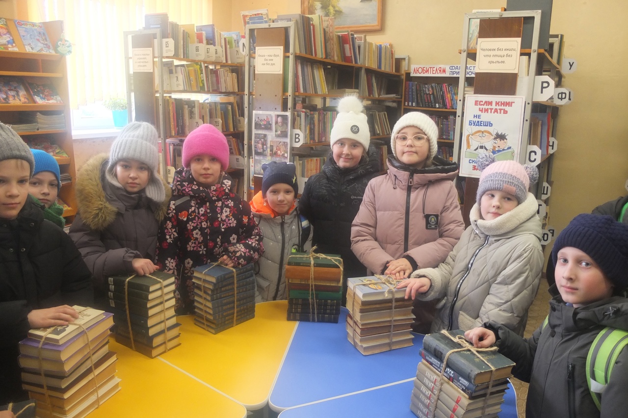 Мичуринские школьники дарили книги с любовью