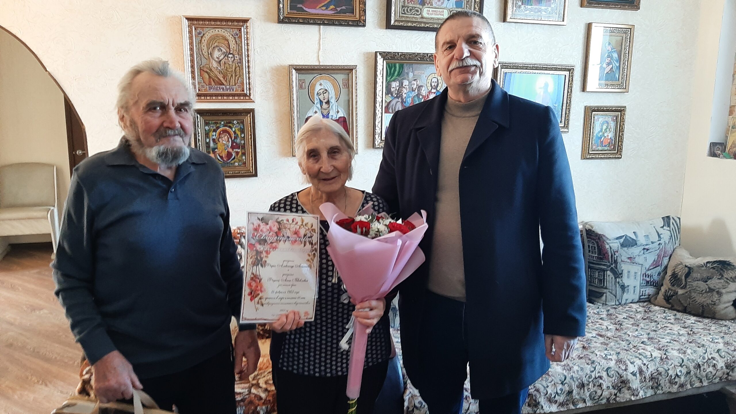 Супруги Федины из поселка Мичуринский Брянского района отметила 60-летие супружеской жизни