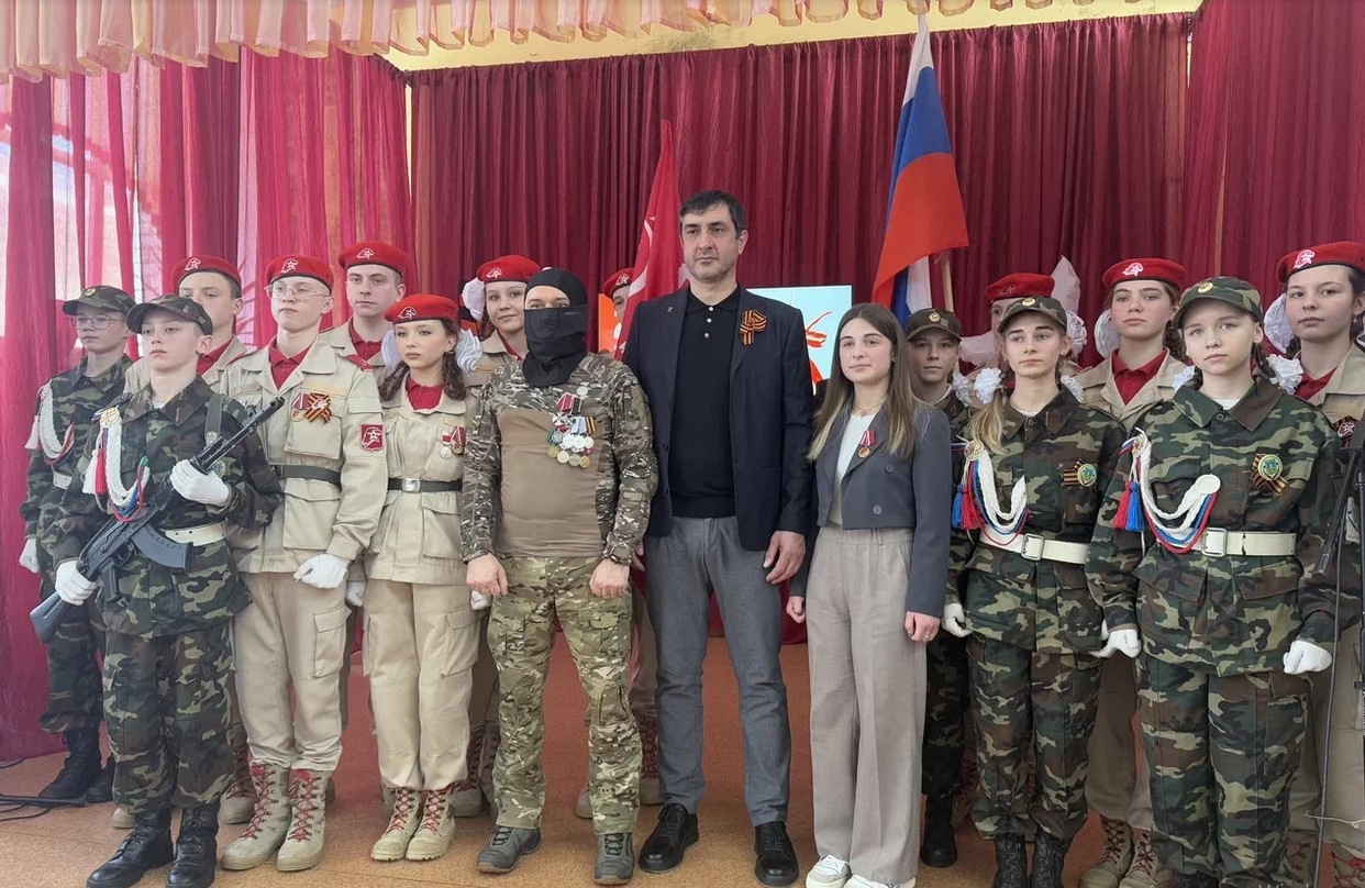 В Мичуринской школе открыли Год защитника Отечества