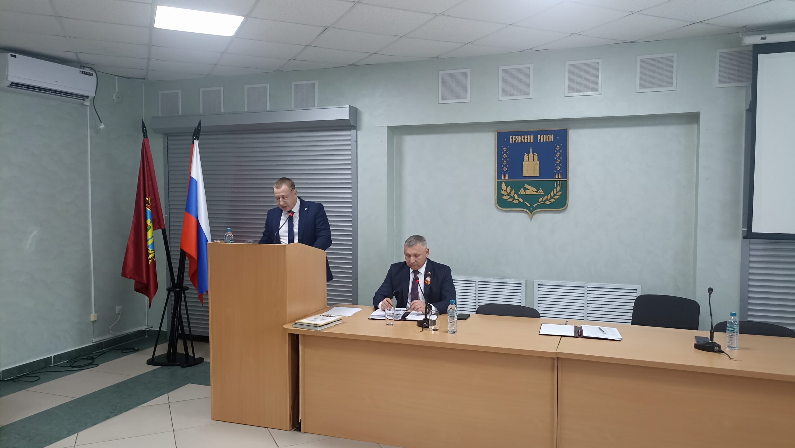 В конструктивном русле прошла сессия Брянского районного Совета народных депутатов
