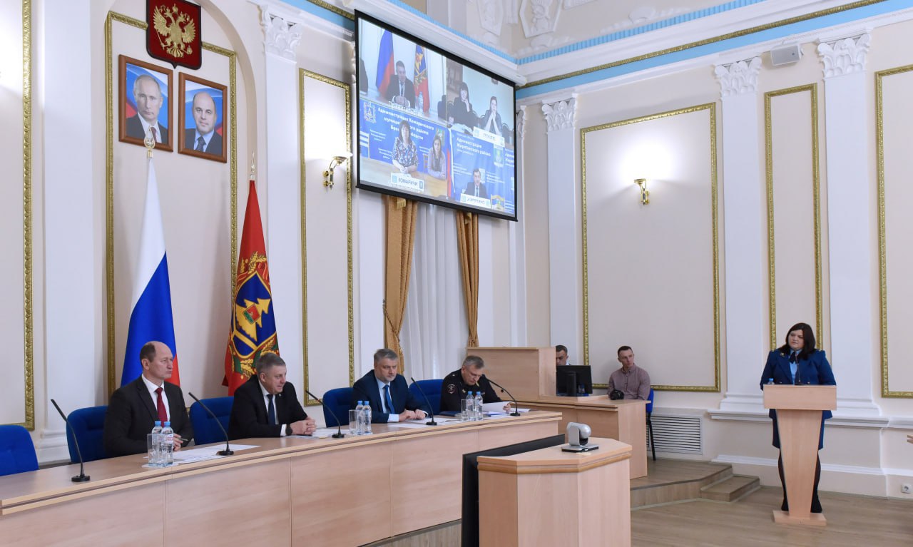 В Брянске состоялось заседании комиссии по противодействию коррупции в Брянской области.