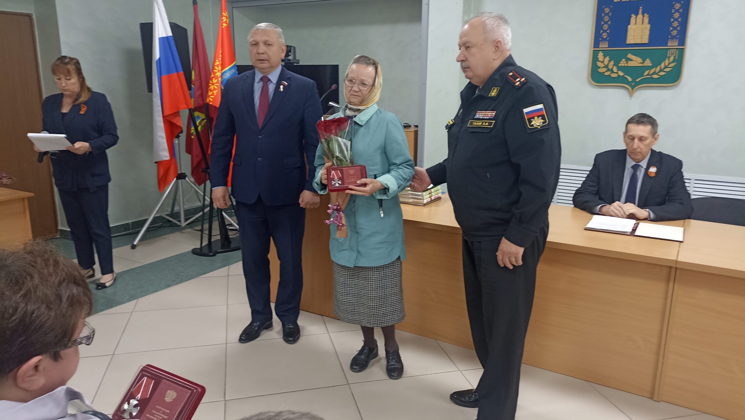 В Брянском районе передали награды семьям героев специальной военной операции