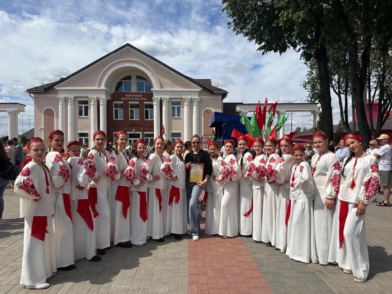 Добрунский коллектив принял участие в Международном фестивале «Золотая пчелка»