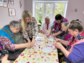 В Дарковичском доме-интернате учили изготовлению косоворотки