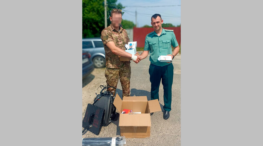 Брянские таможенники отправили помощь бойцам СВО