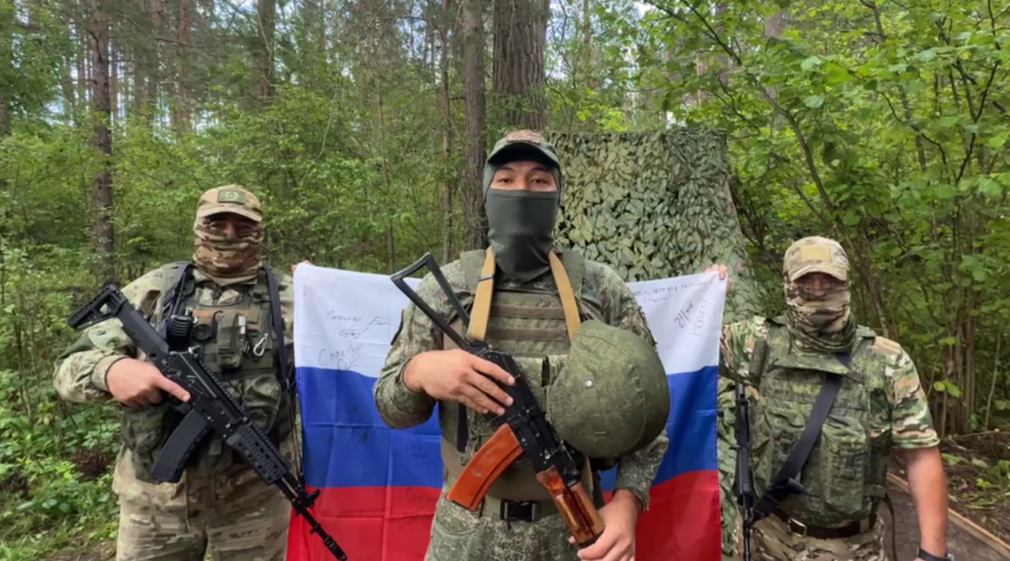 Жителей Брянщины поздравили участники СВО