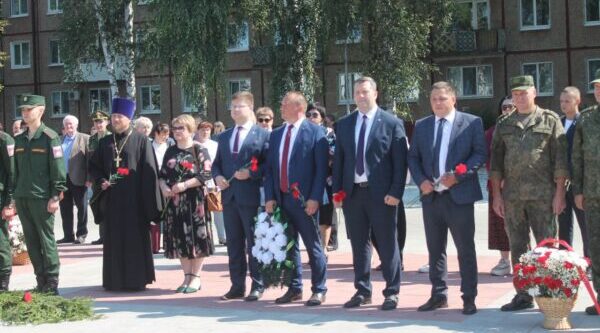 Карачев отмечает 82-ю годовщину освобождения от фашистских захватчиков и 879 лет со Дня рождения