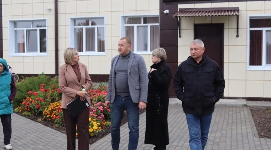 Пронин и Евич посетили детские сады