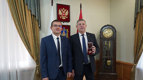 Глава региона награжден Почетным знаком «От благодарного народа ЛНР»