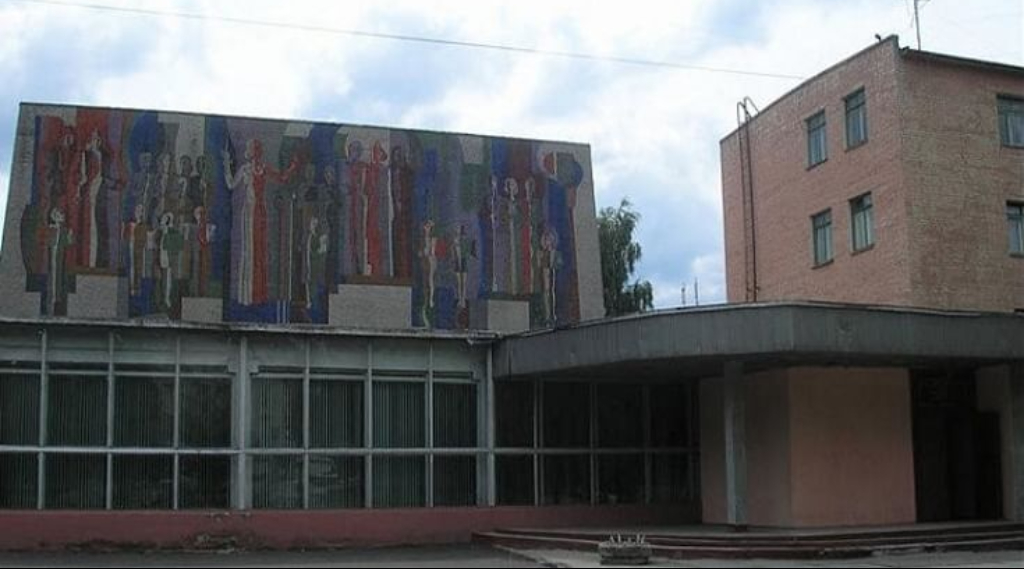 В Брянске ремонтируют областной колледж искусств