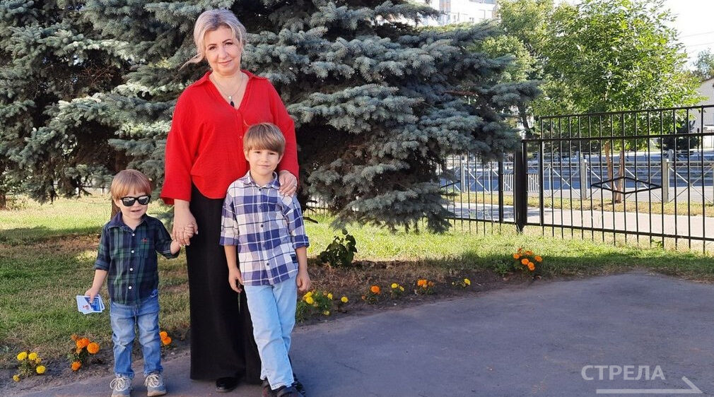 Инна Мухина проголосовала на выборах вместе с внуками