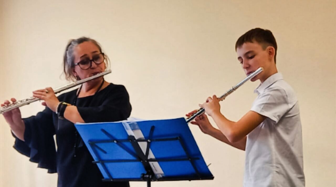 В Добруни выступил талантливый флейтист