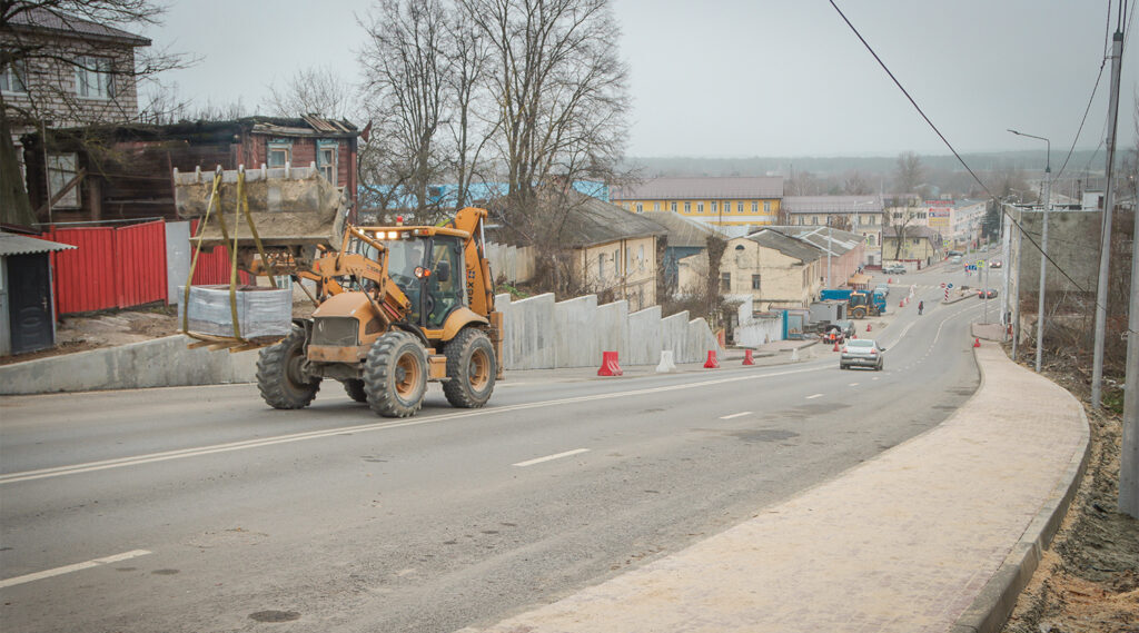 На улице Горького Брянска появился новый тротуар