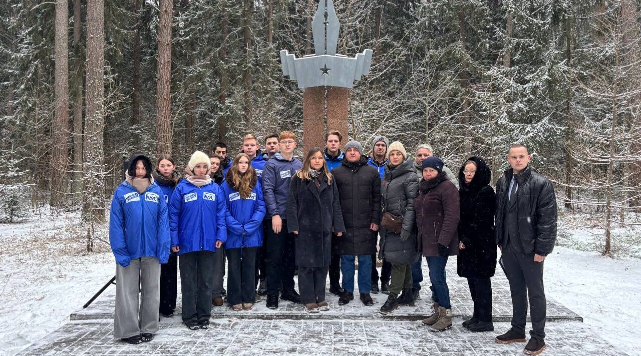 На Поляне журналистов почтили память погибших коллег