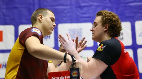 Брянские спортсмены приняли участие в чемпионате и первенстве ЦФО по армрестлингу