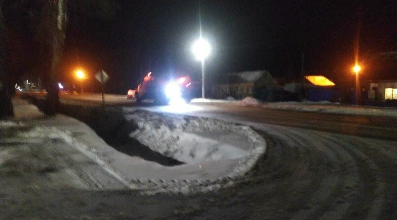 В Брянской области круглосуточно ведется уборка снега