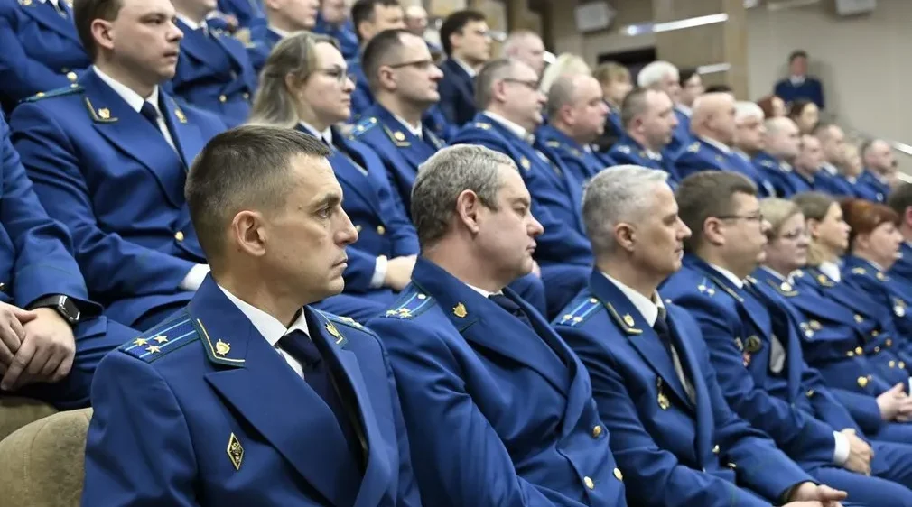 Губернатор поздравил сотрудников и ветеранов прокуратуры