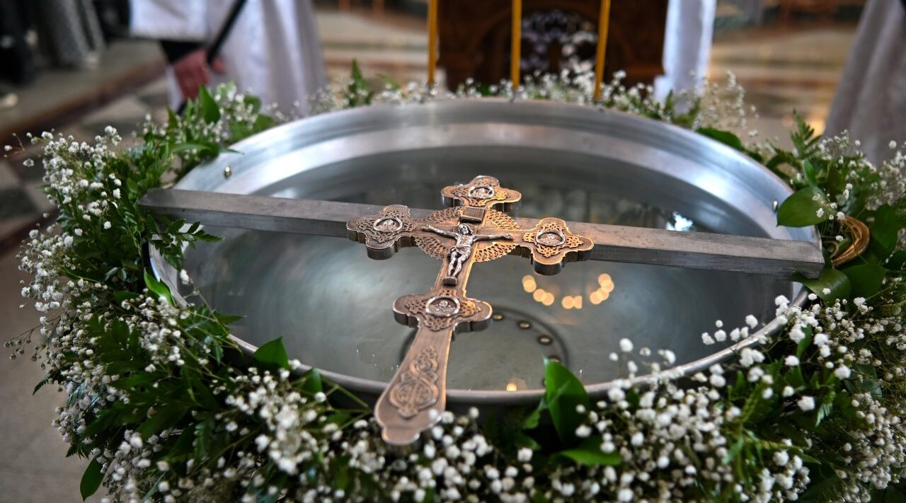 Губернатор поздравил жителей Брянщины с праздником Крещения Господня