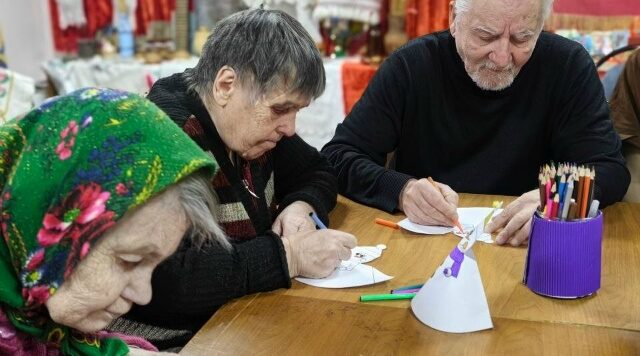 Отметили день рождения Снеговика