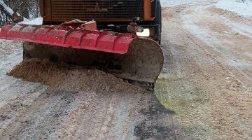 В Брянской области продолжается уборка снега