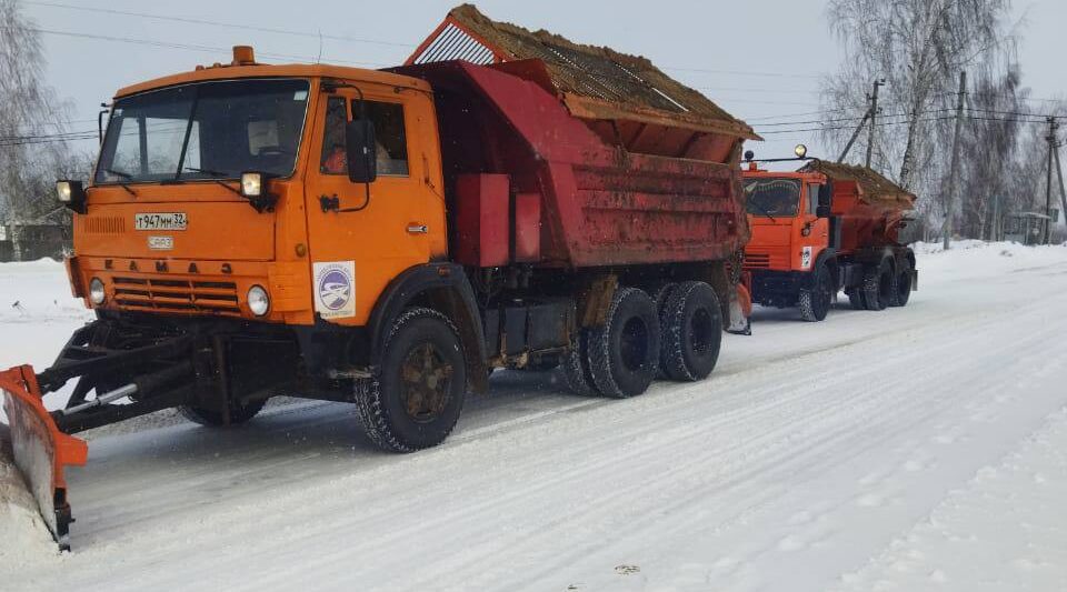 В Брянской области продолжают ликвидировать последствия снегопада