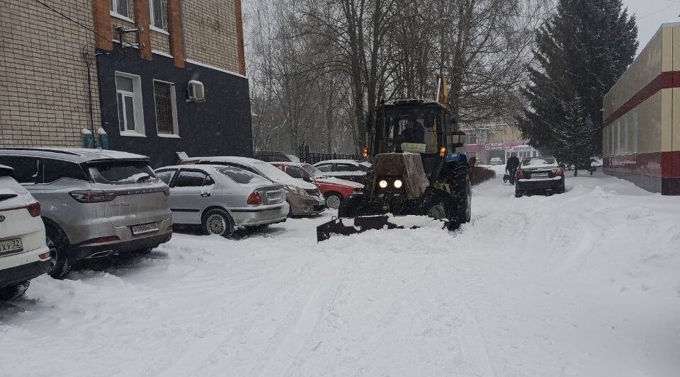 Дороги Снежского сельского поселения очищаются от снега