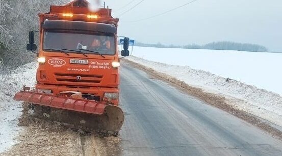В Брянске беспрерывно ведётся очищение дорог от снега