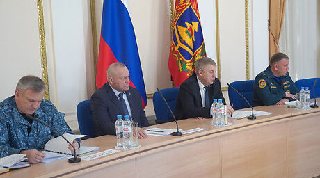 Губернатор провел заседание комиссии по предупреждению и ликвидации чрезвычайных ситуаций в регионе