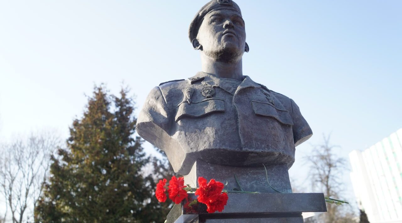 Губерантор Брянской области выразил благодарность родителям, воспитавшим патриотов нашей Родины