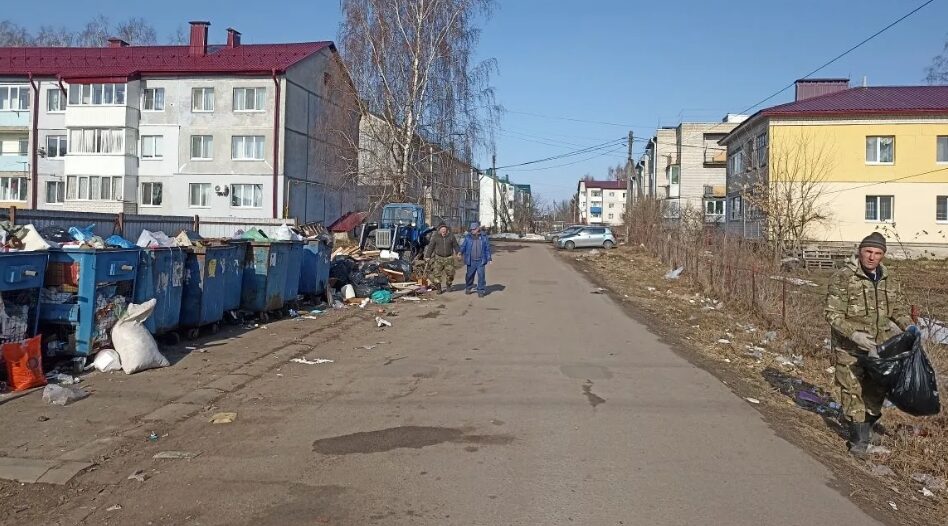 Глинищевская администрация провела уборку