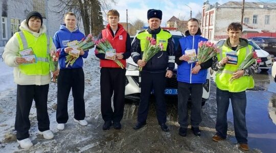 В Карачевском районе поздравили женщин-водителей с наступающим праздником