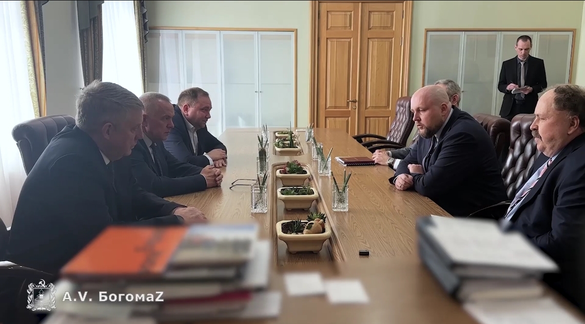 Губернатор встретился с руководителями научно-производственного предприятия «Александр»