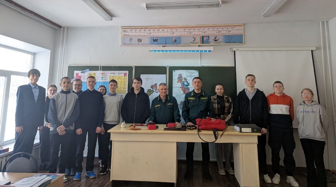 Буссоль, мерная вилка и высокометр