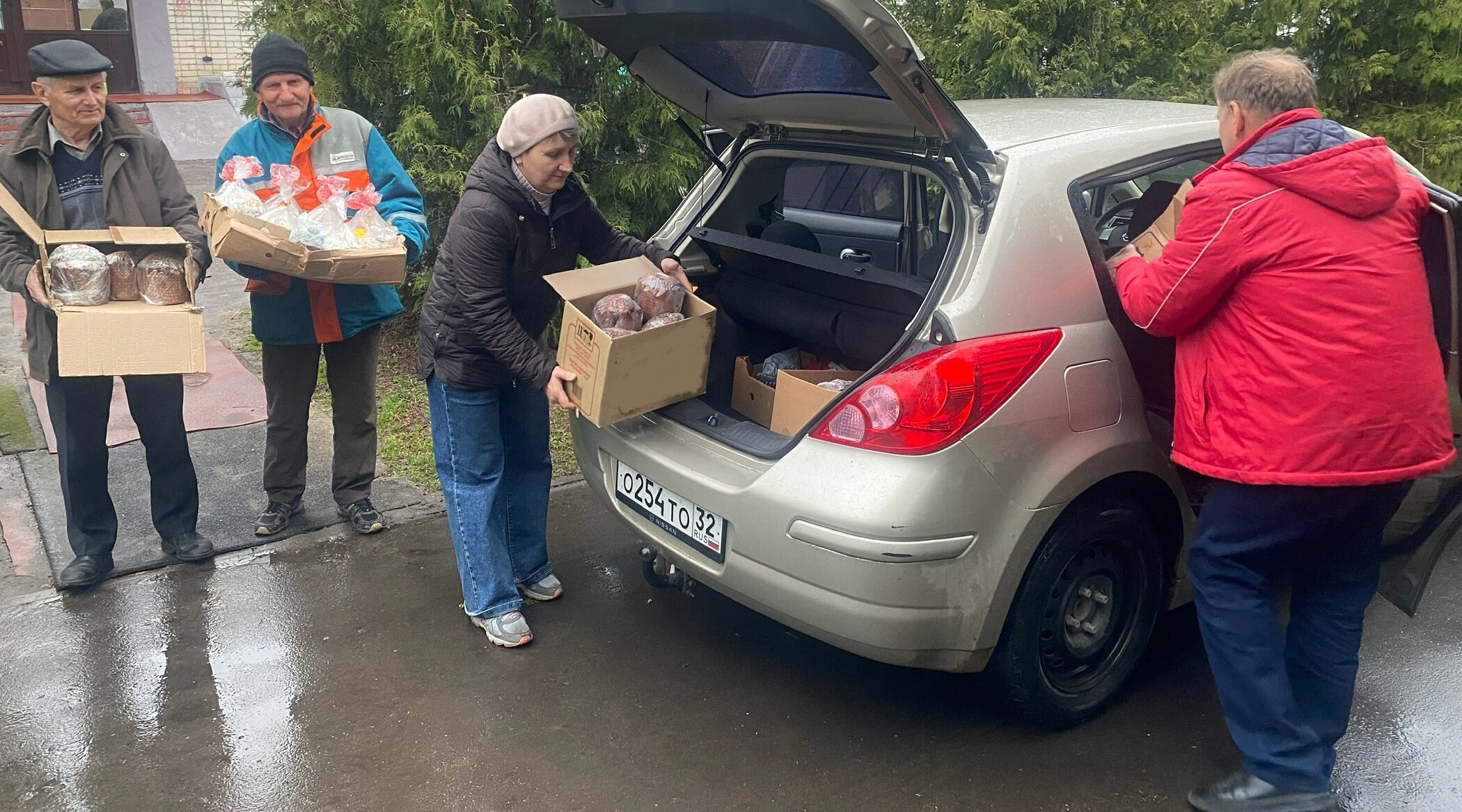 Пасхальные гостинцы на передовую