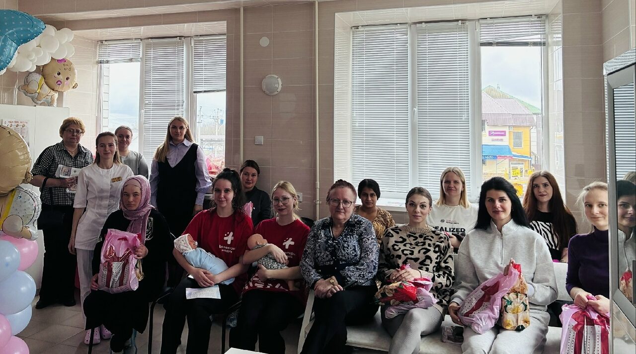 Будущим мамам дарили подарки