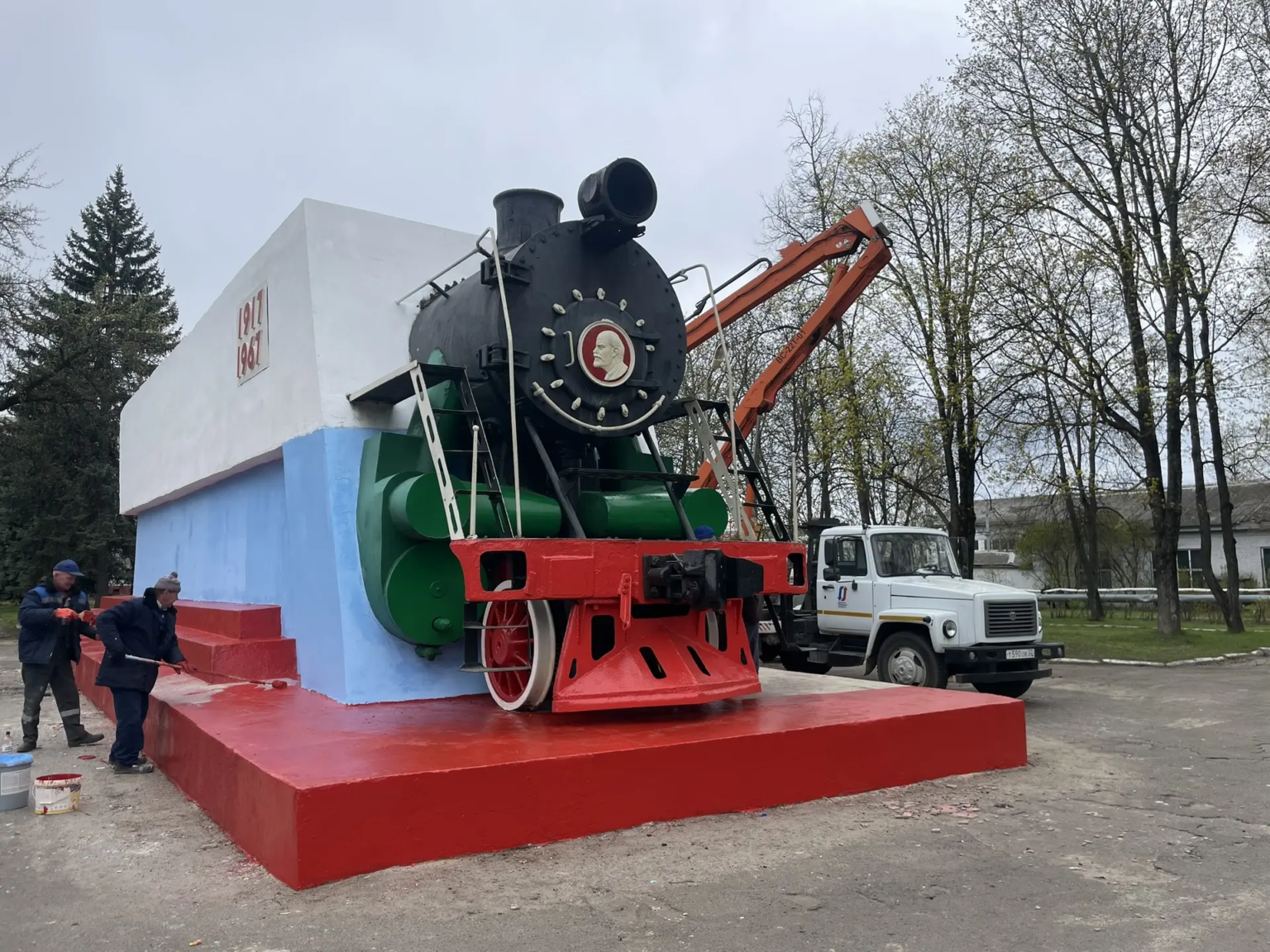 В Брянске ремонтируют памятники