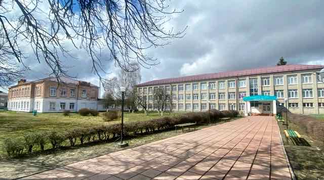 В Комаричах начался капремонт школы № 1