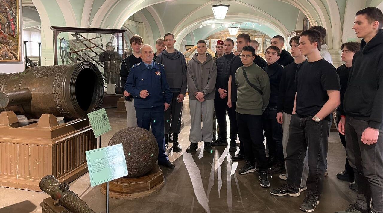 Курсанты брянского клуба «Резерв» побывали в легендарной военно-морской академии