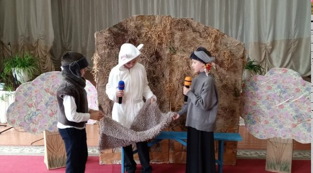 На пасхальной неделе приехали со спектаклем