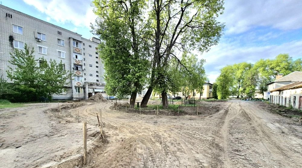 В Сельцо благоустраивают дворы