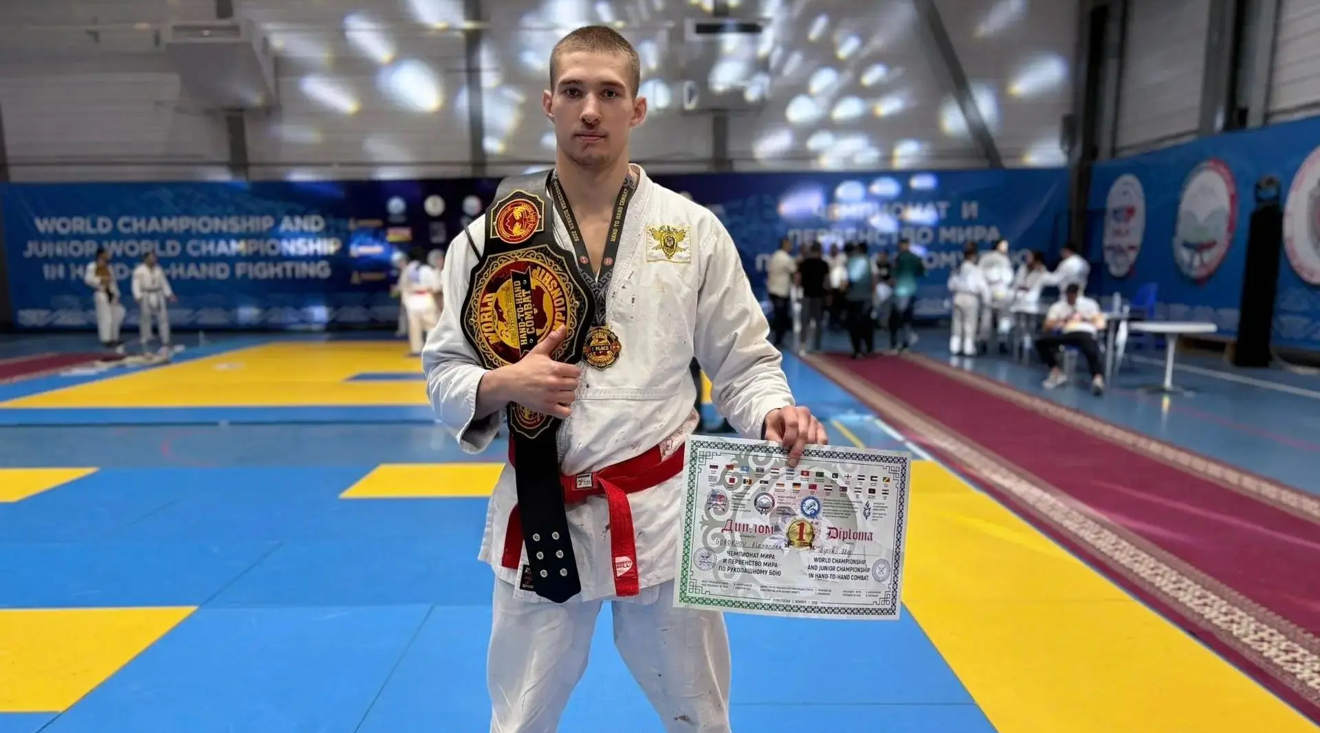 Ковальчук поздравил чемпиона мира